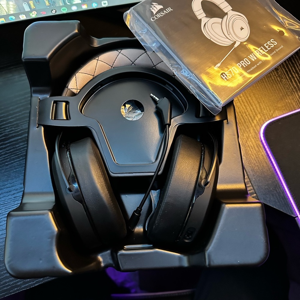 Corsair hs70 pro gaming headset